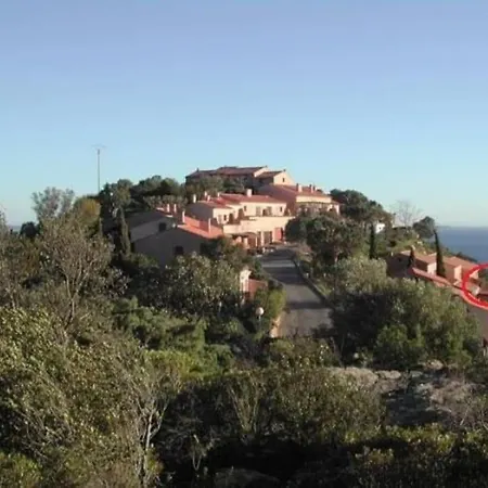 Les Hauts De St Clair,vue Et Vert,tres Calme Apartment Le Lavandou