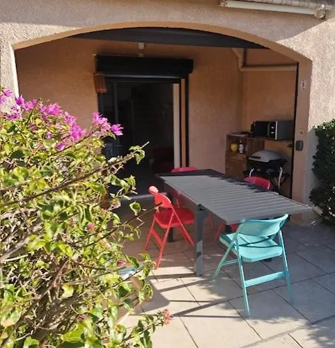 Les Hauts De St Clair,vue Et Vert,tres Calme Apartment Le Lavandou